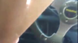 לטינה עם שלל עבה מציגה את זה במצלמת אינטרנט