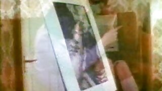 כיף עם חברה חזה מול הקהל